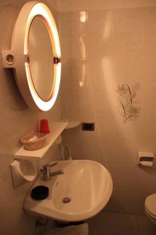 Imagen de la habitación del Hotel Bellevue, Gignod. Foto 6