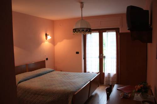 Imagen de la habitación del Hotel Bellevue, Gignod. Foto 13