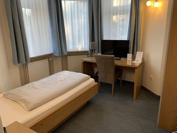 Imagen de la habitación del Hotel Bellevue, Hamel&iacute;n. Foto 6