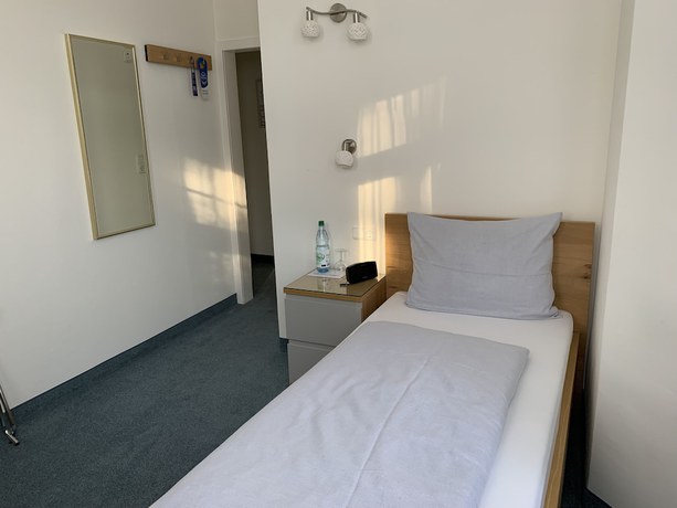 Imagen de la habitación del Hotel Bellevue, Hamel&iacute;n. Foto 17