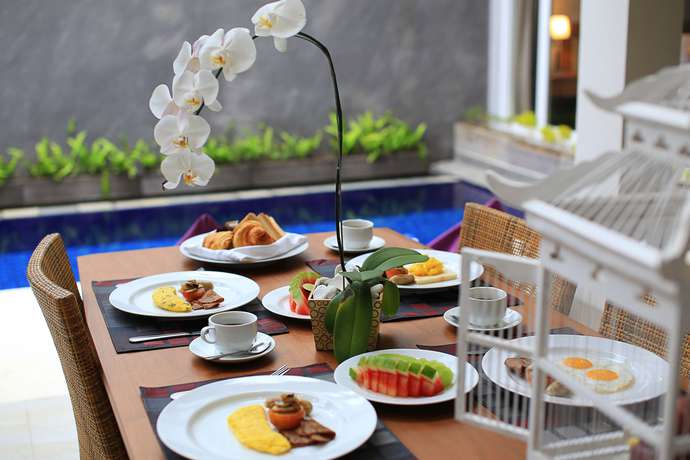 Imagen del bar/restaurante del Hotel Bellevue Heritage Villas Nusa Dua. Foto 3