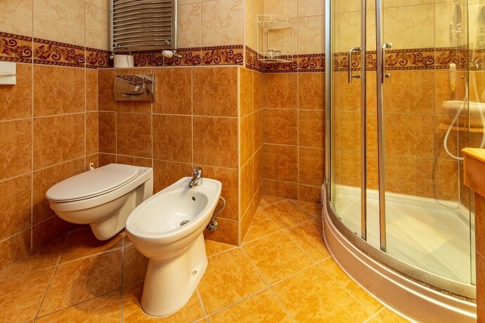 Imagen de la habitación del Hotel Bellevue Konferencia &eacute;s Wellness. Foto 19
