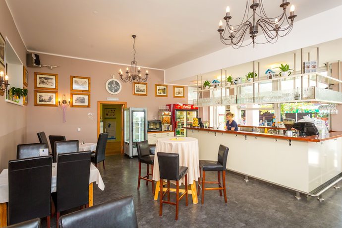 Imagen del bar/restaurante del Hotel Bellevue, Kranj. Foto 3