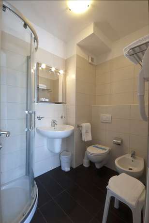 Imagen de la habitación del Hotel Bellevue, Lignano Sabbiadoro. Foto 9