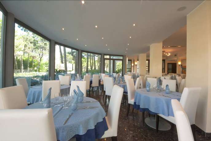 Imagen del bar/restaurante del Hotel Bellevue, Lignano Sabbiadoro. Foto 7