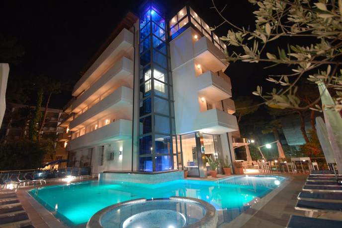 Imagen de la piscina del Hotel Bellevue, Lignano Sabbiadoro. Foto 20