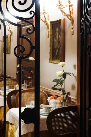 Imagen del bar/restaurante del Hotel Bellevue Luxury Rooms. Foto 5