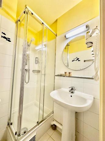 Imagen de la habitación del Hotel Bellevue Montmartre. Foto 2