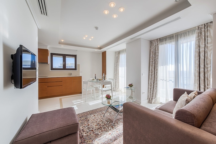 Imagen de la habitación del Hotel Bellevue On The Beach Suites. Foto 5