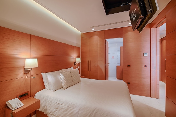 Imagen de la habitación del Hotel Bellevue On The Beach Suites. Foto 8