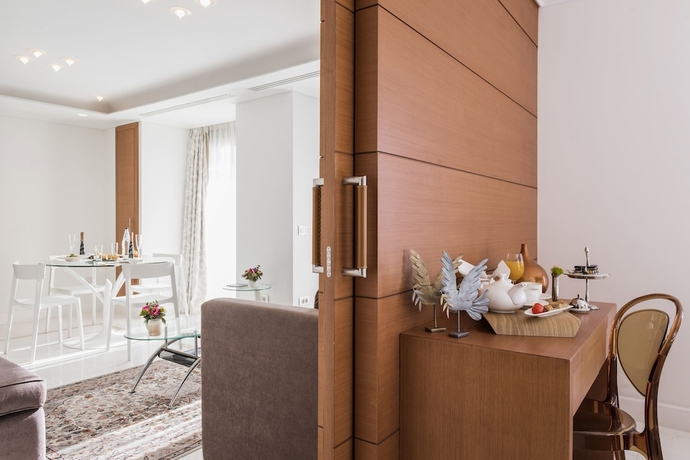 Imagen de la habitación del Hotel Bellevue On The Beach Suites. Foto 10