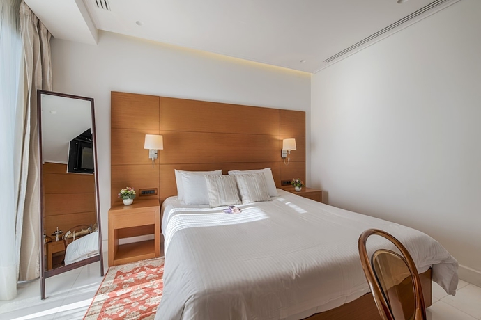 Imagen de la habitación del Hotel Bellevue On The Beach Suites. Foto 13