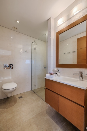 Imagen de la habitación del Hotel Bellevue On The Beach Suites. Foto 14