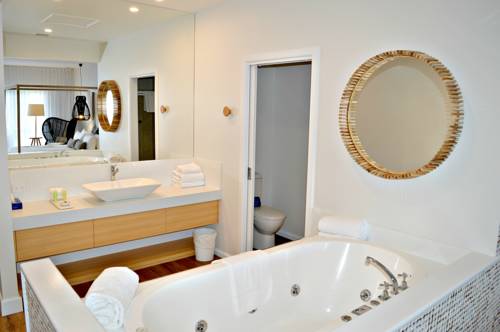 Imagen de la habitación del Hotel Bellevue On The Lakes. Foto 1