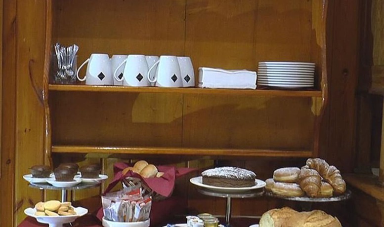 Imagen del bar/restaurante del Hotel Bellevue, Pian di Macina. Foto 6