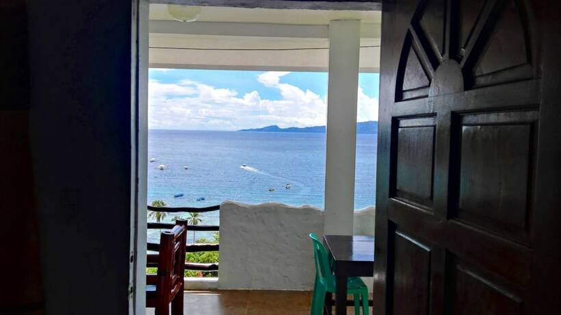 Imagen de la habitación del Hotel Bellevue Resort Puerto Galera. Foto 28