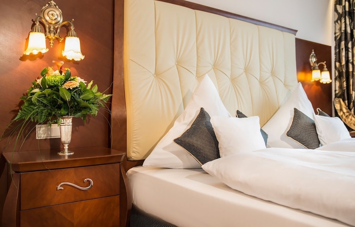 Imagen de la habitación del Hotel Bellevue Rheinhotel. Foto 5