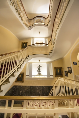 Imagen de los interiores del Hotel Bellevue Rheinhotel. Foto 19