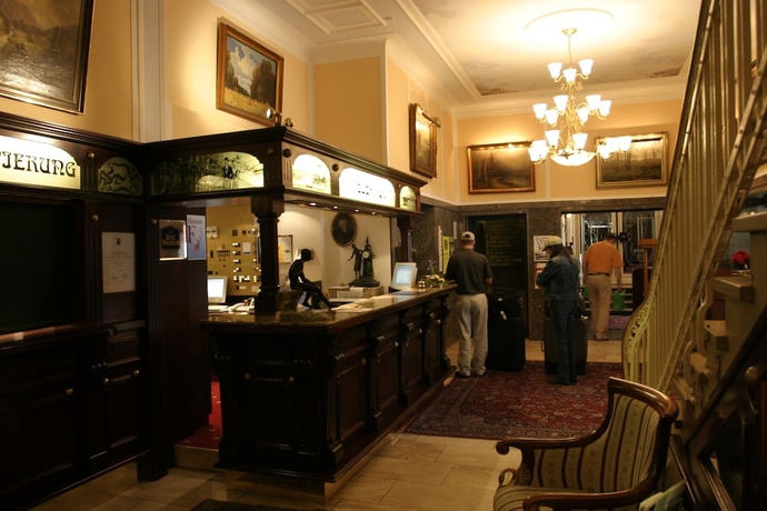 Imagen de los interiores del Hotel Bellevue Rheinhotel. Foto 20