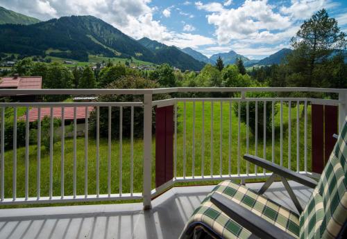 Imagen de la habitación del Hotel Bellevue, Riezlern. Foto 16