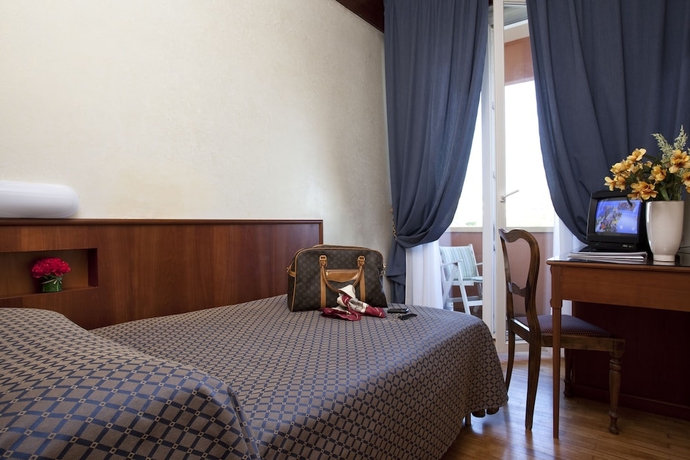Imagen de la habitación del Hotel Bellevue, Rimini. Foto 2