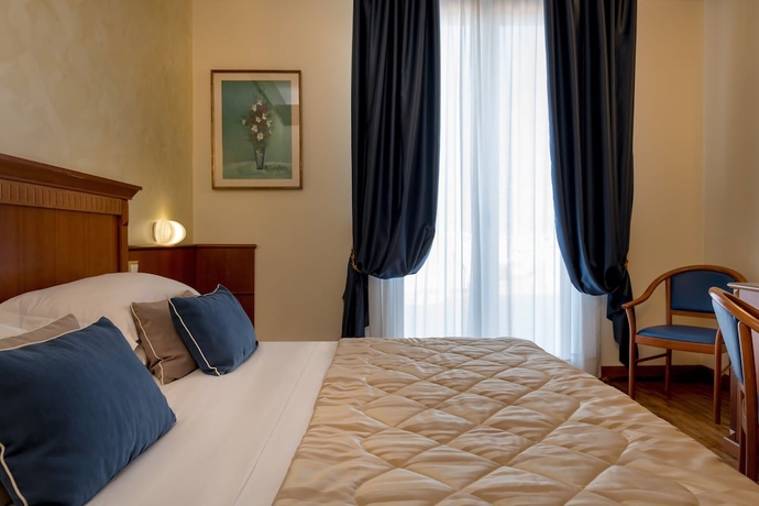 Imagen de la habitación del Hotel Bellevue, Rimini. Foto 10