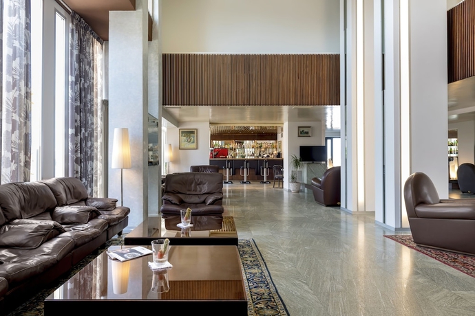 Imagen de los interiores del Hotel Bellevue, Rimini. Foto 19