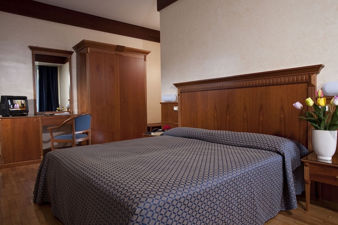 Imagen de la habitación del Hotel Bellevue, Rimini. Foto 12