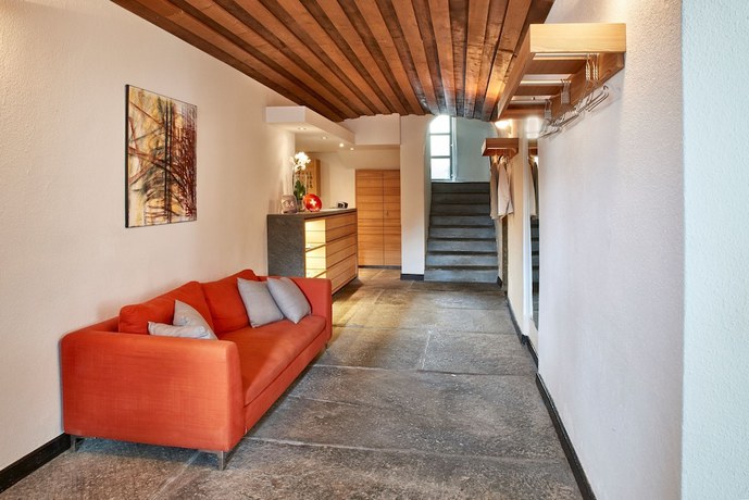 Imagen de los interiores del Hotel Bellevue, San Bernardino. Foto 18