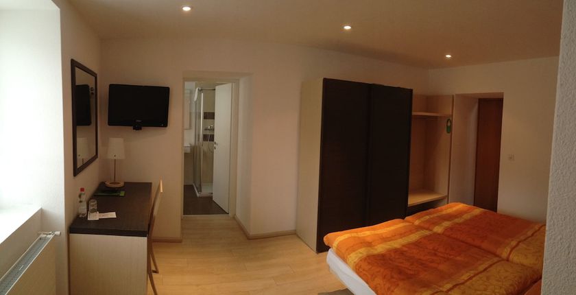 Imagen de la habitación del Hotel Bellevue, San Bernardino. Foto 12