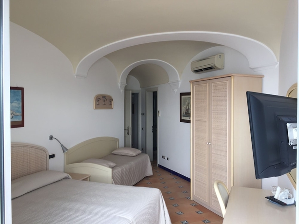 Imagen de la habitación del Hotel Bellevue Suite. Foto 9