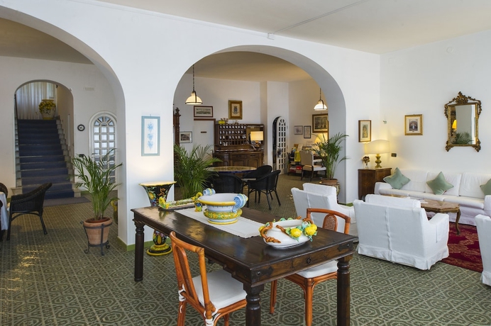 Imagen del bar/restaurante del Hotel Bellevue Suite. Foto 2