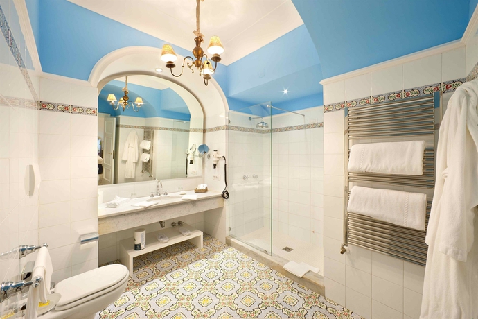 Imagen de la habitación del Hotel Bellevue Syrene. Foto 14