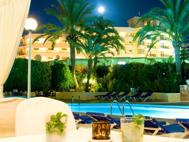 Imagen de la piscina del Hotel Bellevue Vistanova. Foto 11