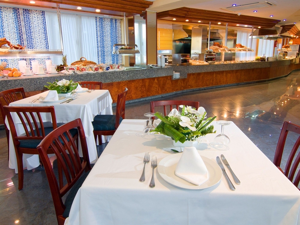 Imagen del bar/restaurante del Hotel Bellevue Vistanova. Foto 6