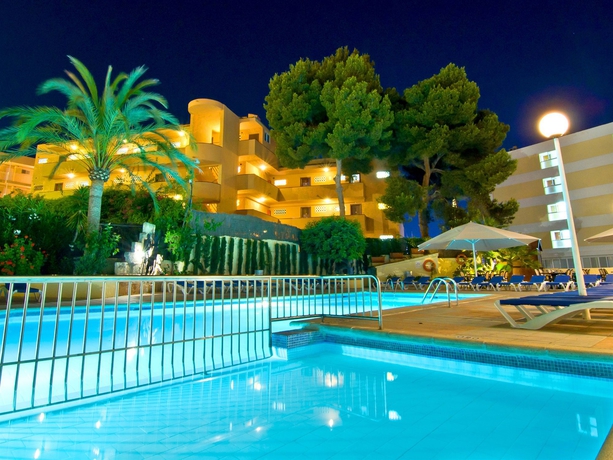 Imagen de la piscina del Hotel Bellevue Vistanova. Foto 12