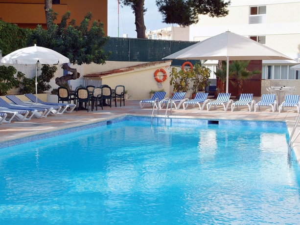 Imagen de la piscina del Hotel Bellevue Vistanova. Foto 14