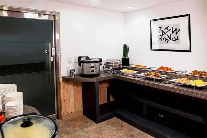 Imagen del bar/restaurante del Hotel Bellia. Foto 5