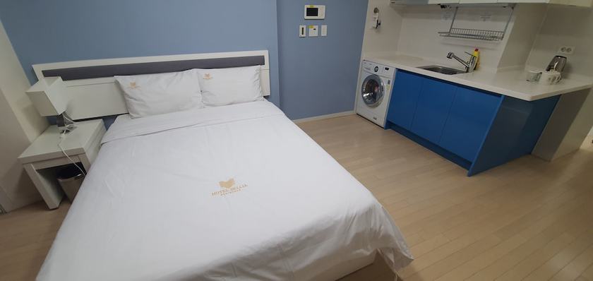 Imagen de la habitación del Hotel Bellia. Foto 9
