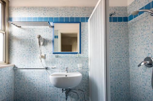 Imagen de la habitación del Hotel Bellini. Foto 7