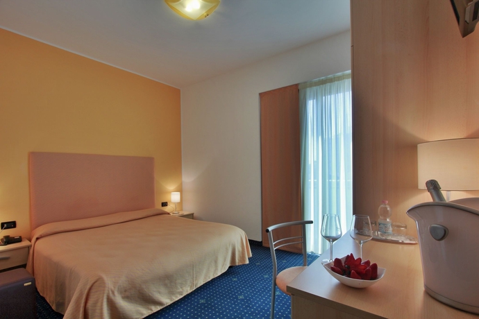 Imagen de la habitación del Hotel Bellini Relais. Foto 13