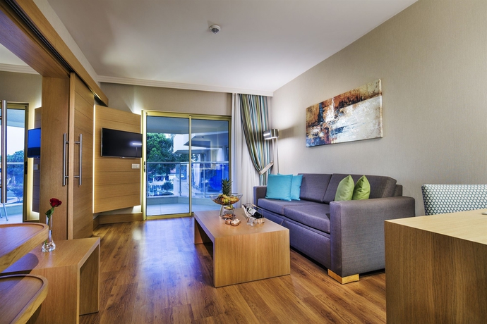 Imagen de los interiores del Hotel Bellis Deluxe. Foto 10