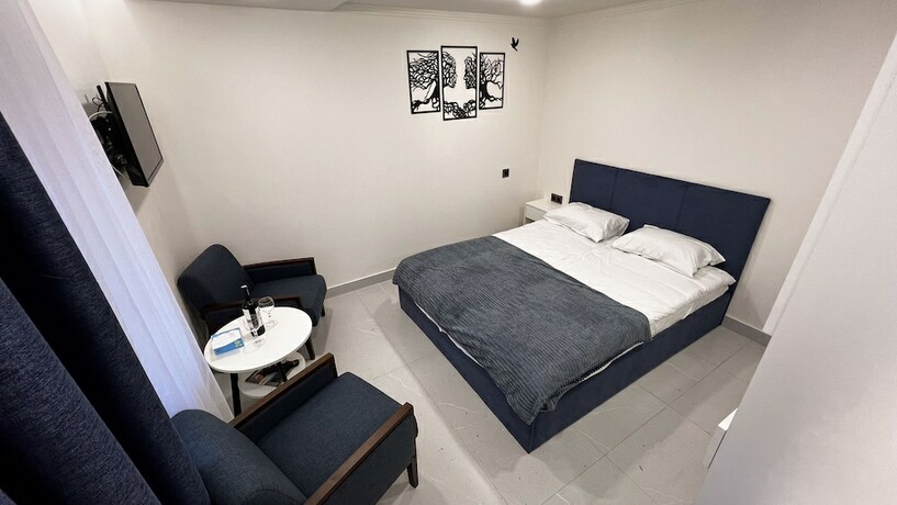 Imagen de la habitación del Hotel Bellissimo Garden Villa. Foto 17