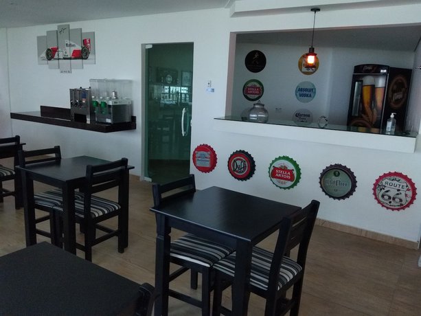 Imagen del bar/restaurante del Hotel Bells. Foto 4