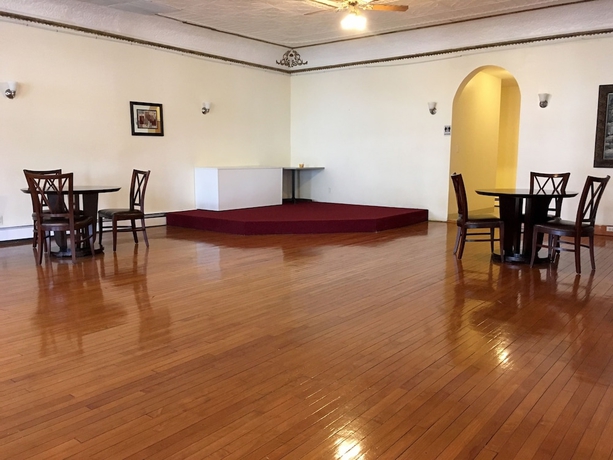 Imagen de los interiores del Hotel Belmar Inn. Foto 14