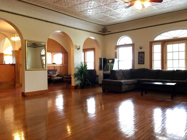 Imagen de los interiores del Hotel Belmar Inn. Foto 15