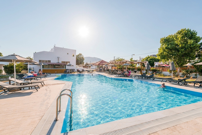 Imagen de la piscina del Hotel Belmare, Lardos. Foto 12