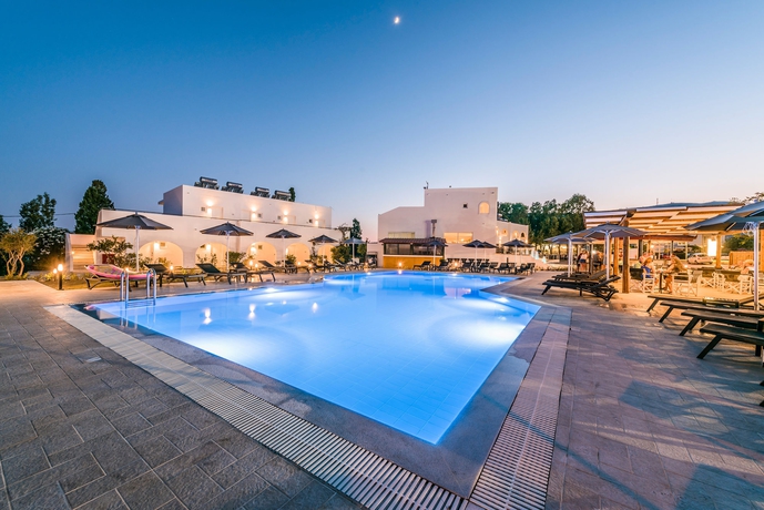 Imagen de la piscina del Hotel Belmare, Lardos. Foto 14
