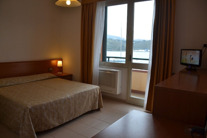 Imagen de la habitación del Hotel Belmare, Porto Azzurro. Foto 4