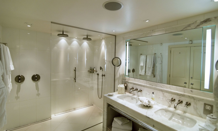 Imagen de la habitación del Hotel Belmond Le Manoir Aux Quat'saisons. Foto 14